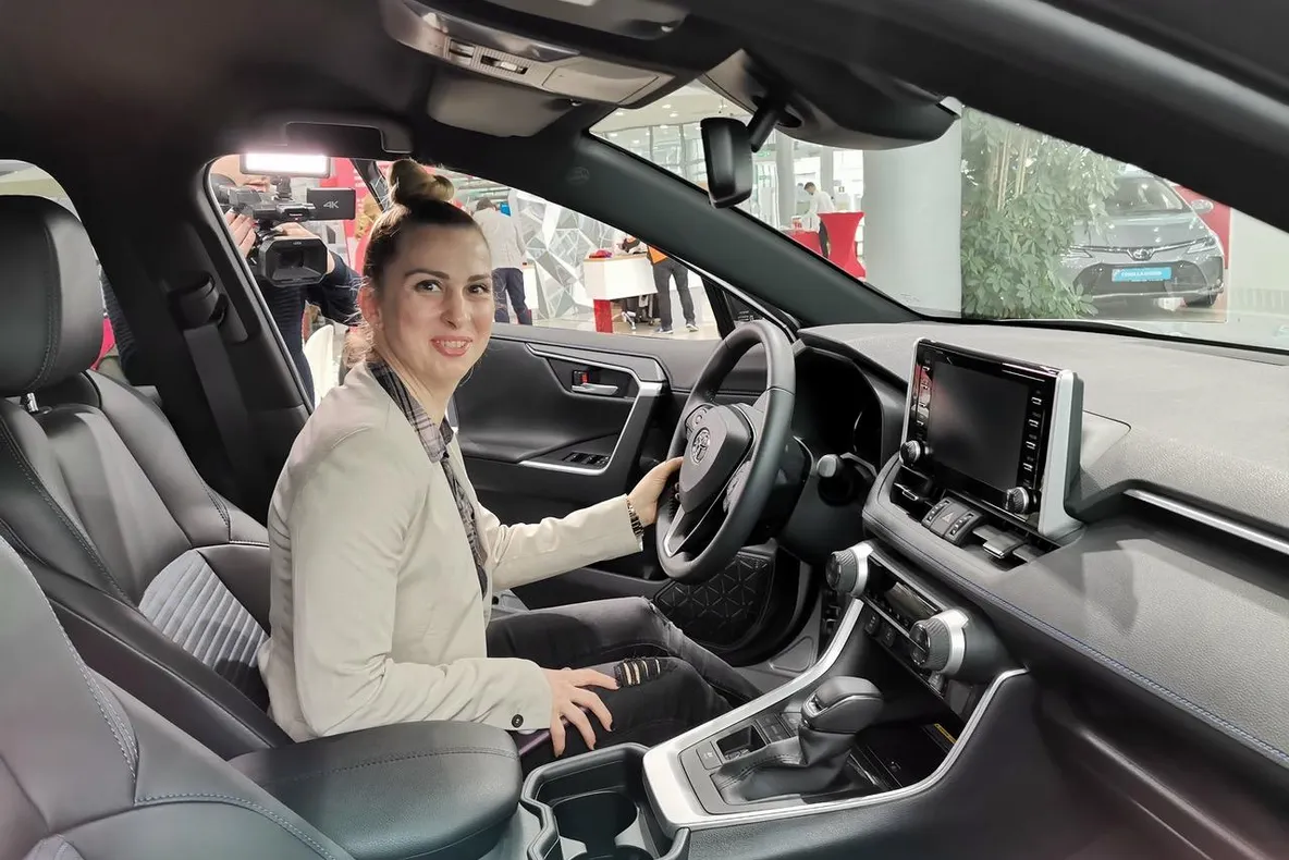 Toyota Rav4 hybrid, maşina pe care o vor lua medaliaţii români cu aur la JO Tokyo 2020