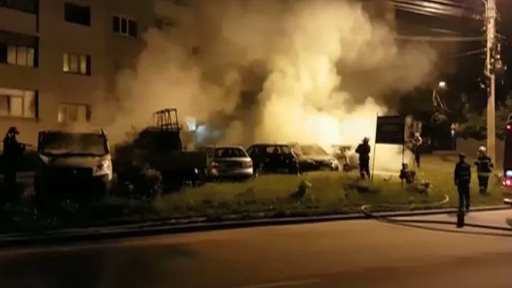 Alertă în Argeș: Șase mașini au fost incendiate