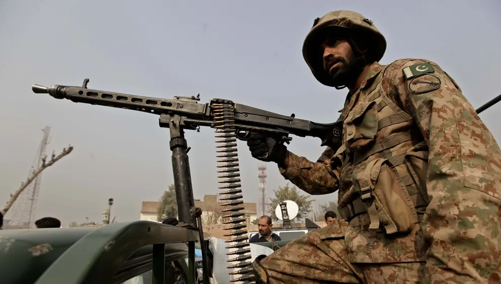 Atac terorist la un hotel de lux din Pakistan: 4 morți, inclusiv atacatorii