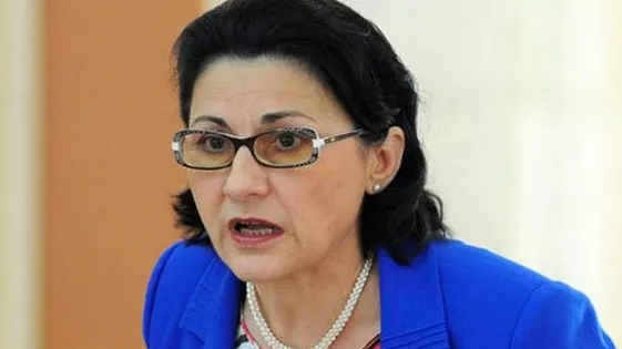 Andronescu bulversează admiterea în licee, din această vară. ORDINUL care amână unele probe