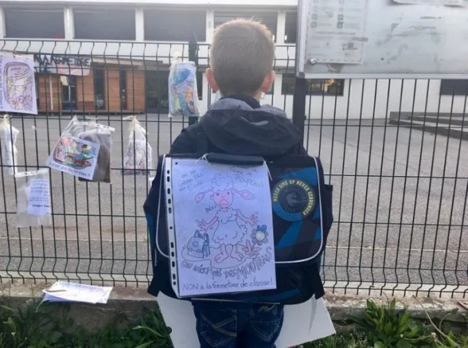 15 oi au fost înscrise la școală, în Franța. Motivul este halucinant!
