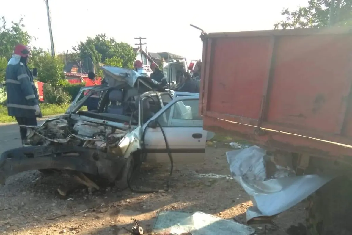 Accident rutier pe DN 41, la Greaca. Cinci persoane sunt rănite