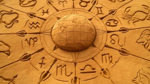 Horoscop vechi românesc: Ce zodie ești și la ce trebuie să te aștepți în viață?