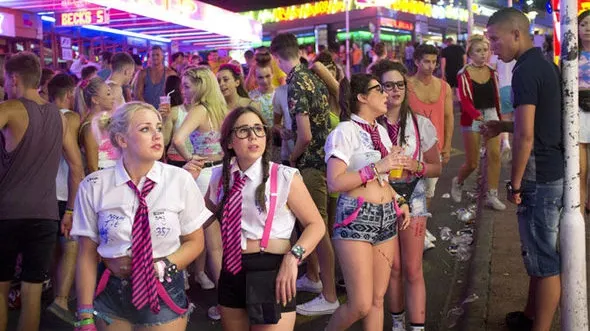 Cel mai nou obicei sexual al britanicilor stârnește mirare în întreaga lume. De ce?
