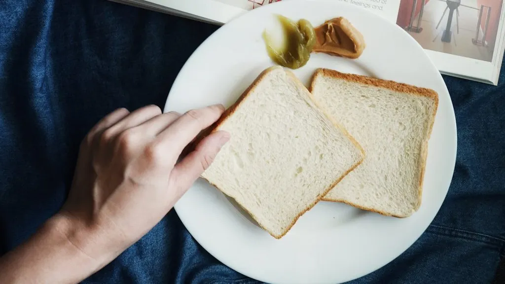 Ce se întâmplă cu alimentele când expiră? Sunt toxice sau mai pot fi consumate?