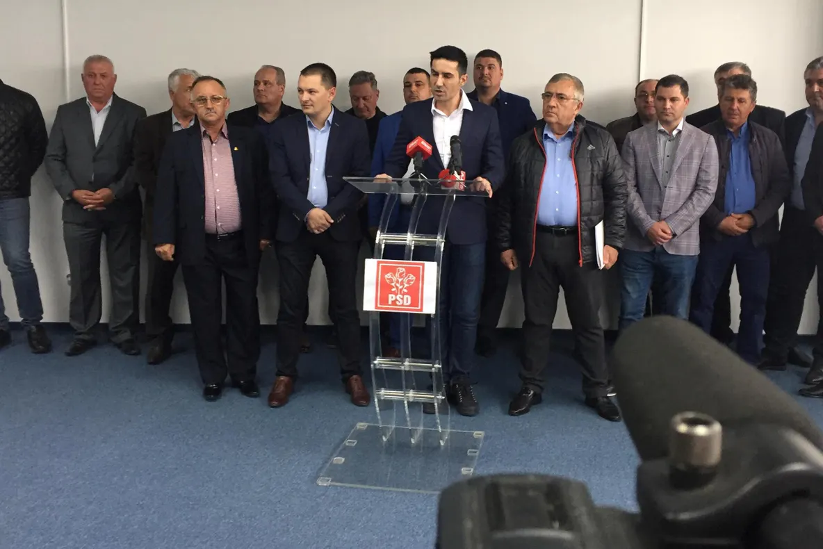 Angajaţi de la companii de stat ar fi fost forţaţi să scrie mesajul "Votez PSD"