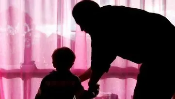Mamă de 28 ani, reținută de procurorii DIICOT. Ce le făcea copiilor săi e halucinant 