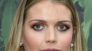 E incredibil cu cine se iubeşte nepoata prințesei Diana, Kitty Spencer