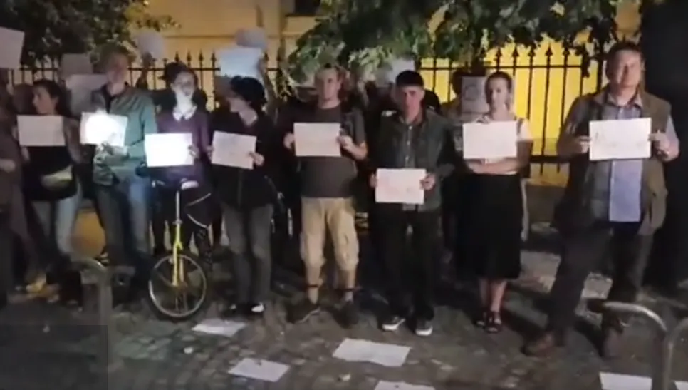 S-a cântat “Veșnica pomenire” în fața sediului PSD din Sibiu