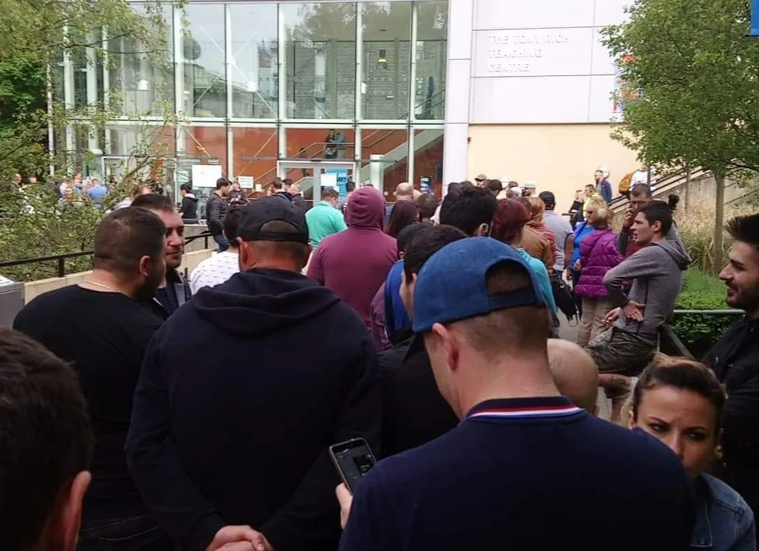 Răspunsul MAE la cozile infernale de la secțiile de votare din afara țării