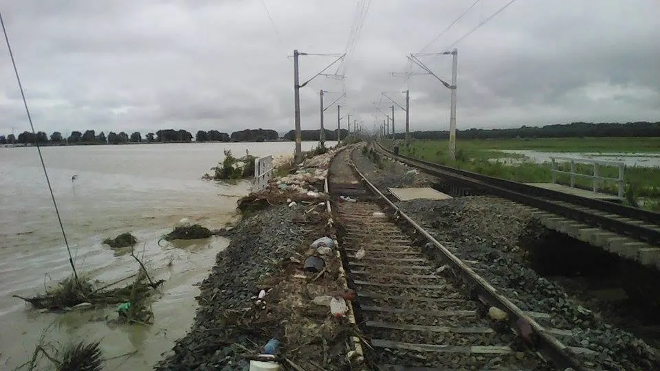 Circulația feroviară blocată în județul Arad din cauza inundațiilor