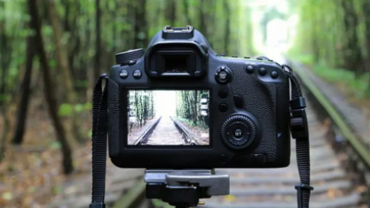 eMAG Electronic Days - Reduceri de pana la 40% pentru aparatele foto DSLR