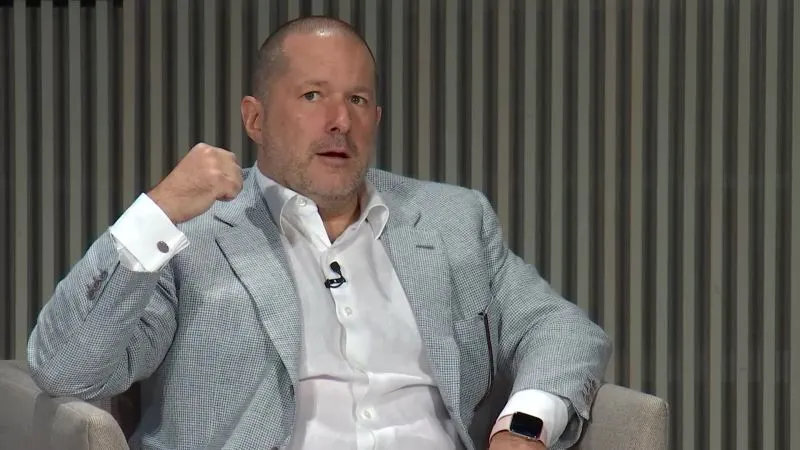 "Creierul" din spatele designului Apple părăsește compania