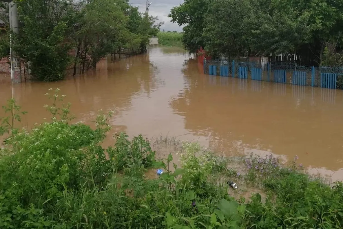 Potop în județul Giurgiu. 47 de case și 81 de gospodării afectate de inundații