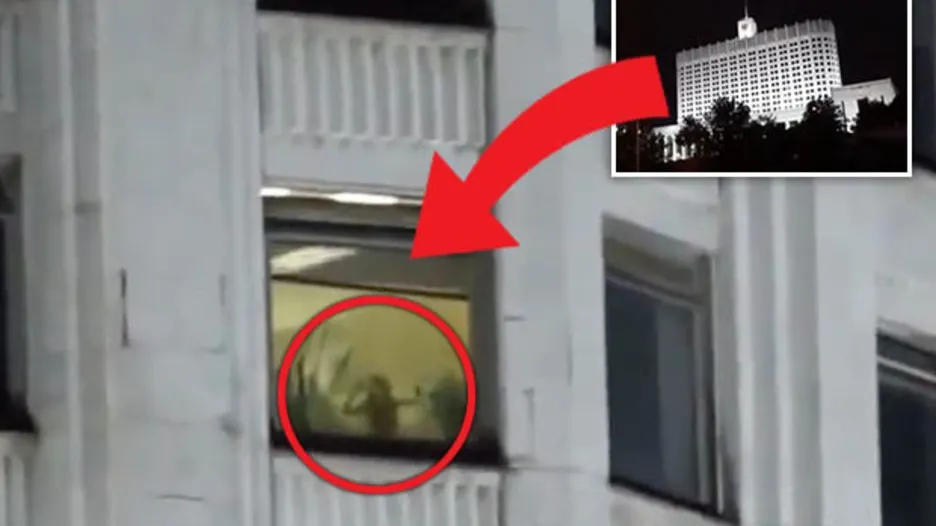 Făceau sex pe pervaz și au căzut de la etajul 9. Polițiștii au încremenit văzând cine zace pe asfalt