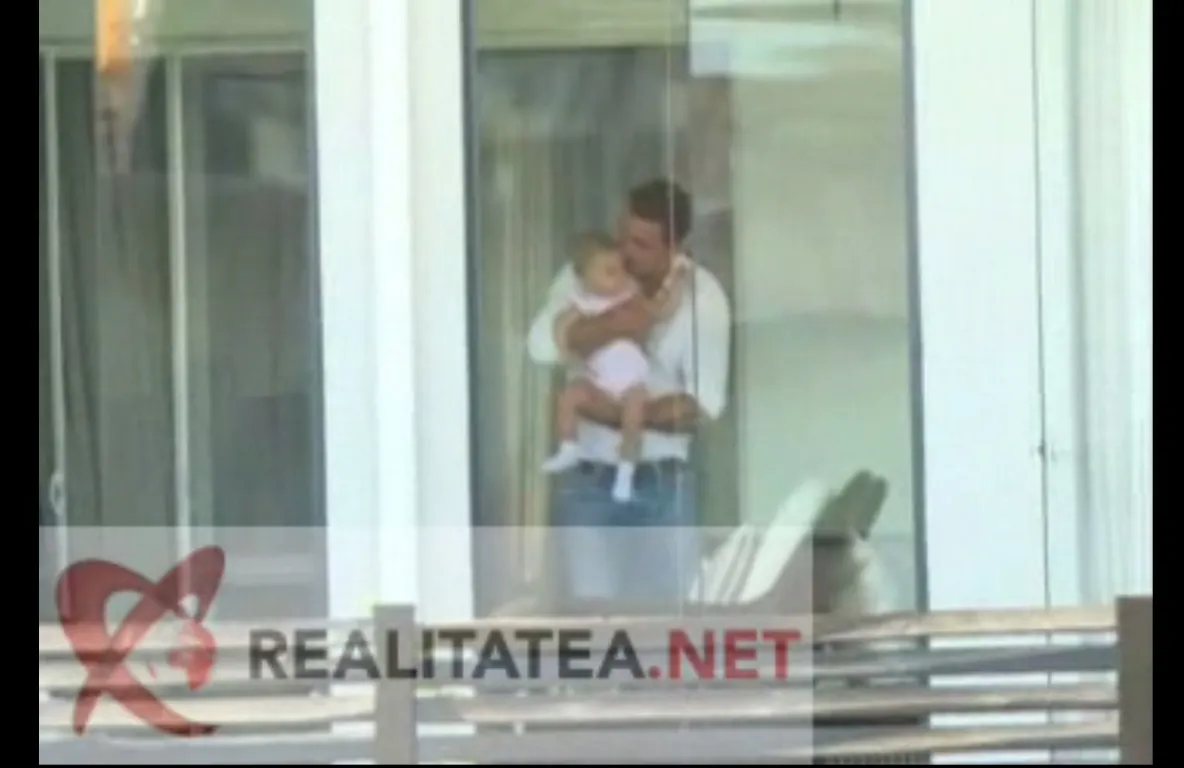 Cum arată casa unde s-ar afla Elena Udrea. Imagini în premieră cu iubitul și fetița lor