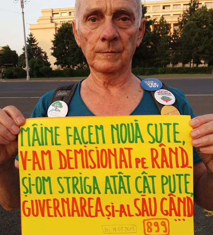 Mesaj din Piața Victoriei pentru guvernanți: ”V-am demisionat pe rând”