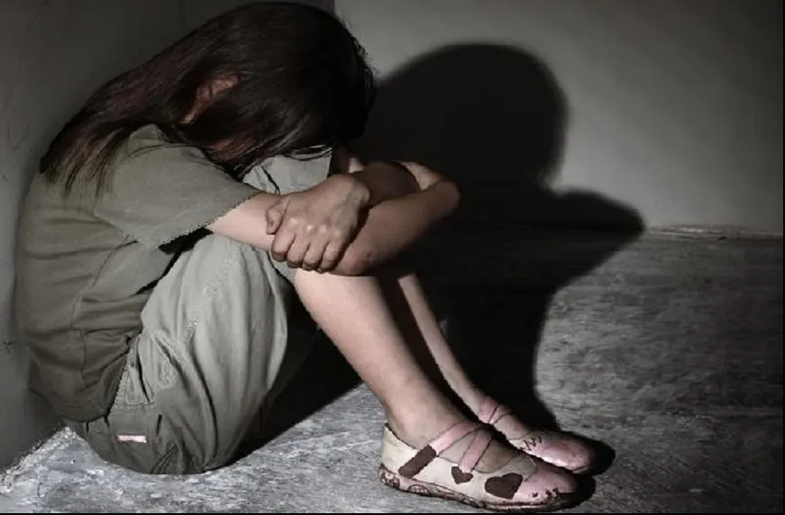 Vaslui: Fetiță de 8 ani, salvată din mâinile unui agresor sexual octogenar