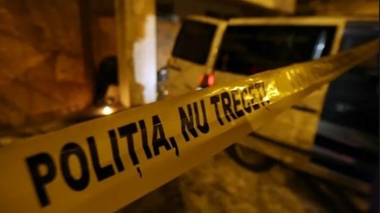 Poliţist înjunghiat în timpul unei intervenţii
