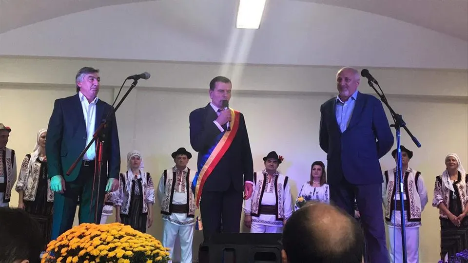 Scandal uriaş în judeţul Botoşani, un primar a murit pe treptele spitalului