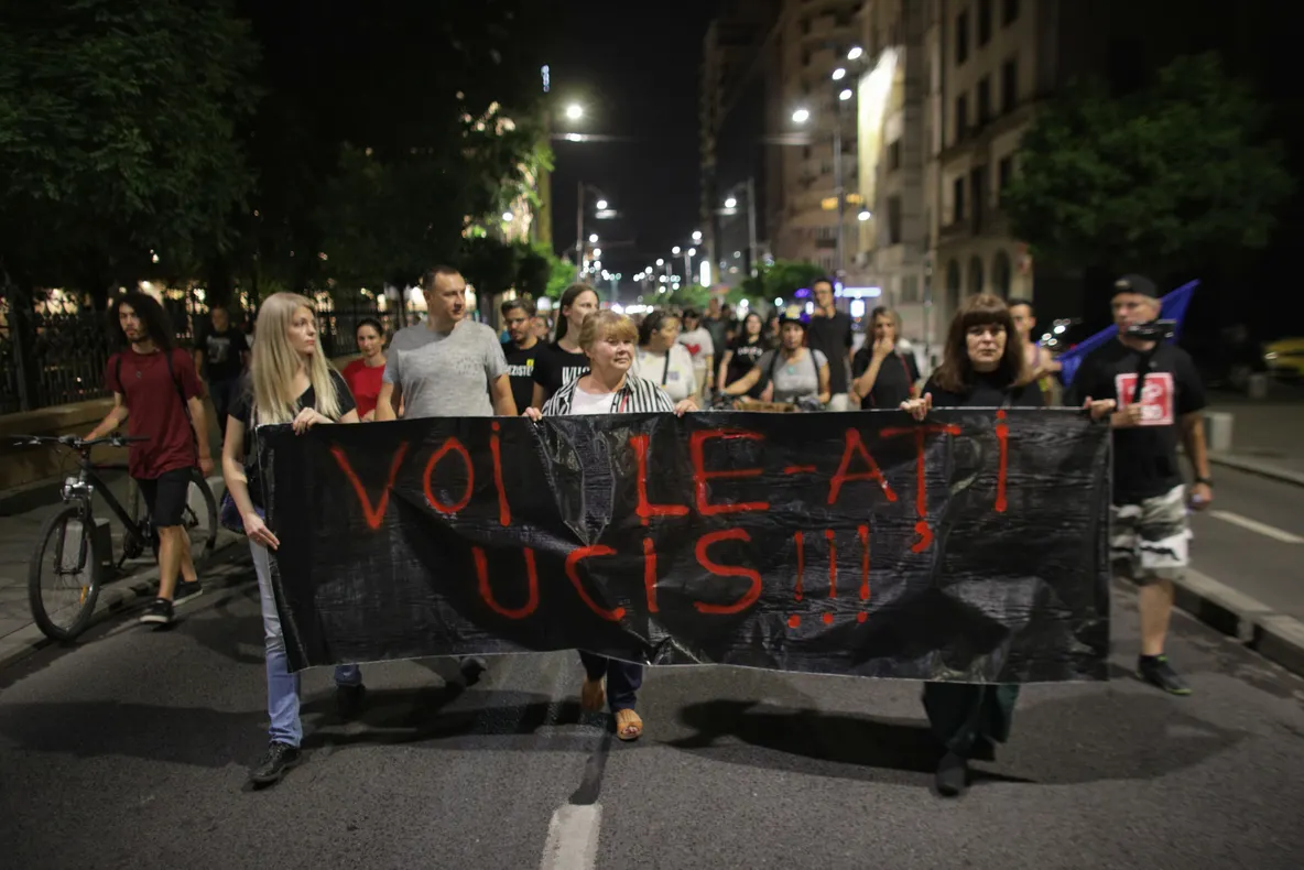 Protest în Piața Victoriei după înregistrările dintre Alexandra și 112: ”Voi le-ați UCIS!”