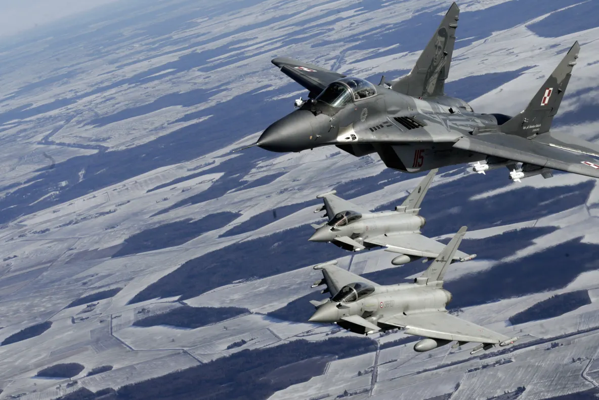 Marea Neagră fierbe. Rusia a interceptat un avion american. Manevre militare NATO