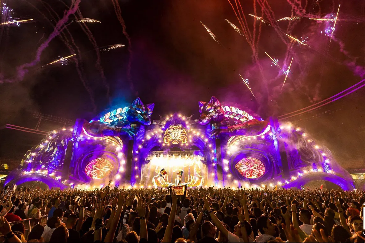Experiența UNTOLD 2019 de la Cluj îl costă pe un bucureștean aproape 1000 de euro 