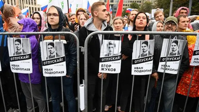 Protest uriaș la Moscova, cu sute de mii de oameni