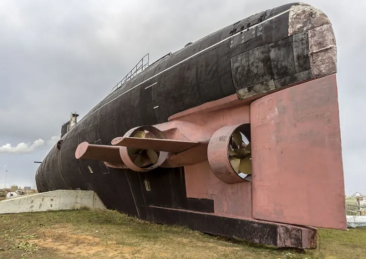 Mergeau pe câmp și au văzut submarinul..la 1.000 de km de orice mare. Explicația e halucinantă