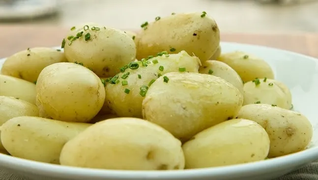 Dieta rapidă cu cartofi fierţi. Cum să slăbeşti 5 kg în patru zile