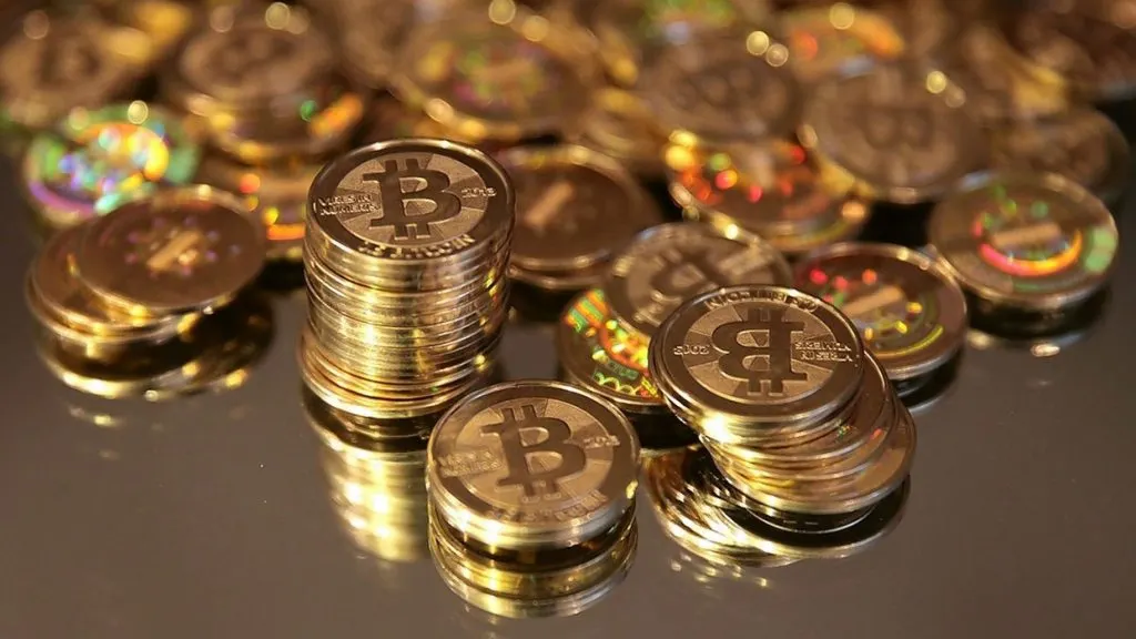 Cotația monedei virtuale Bitcoin a atins un nou maxim istoric