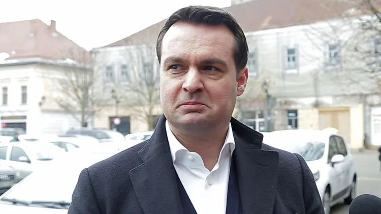 Cătălin Cherecheș l-a demis pe viceprimarul UDMR de la Baia Mare pentru că a dat jos tricolorul