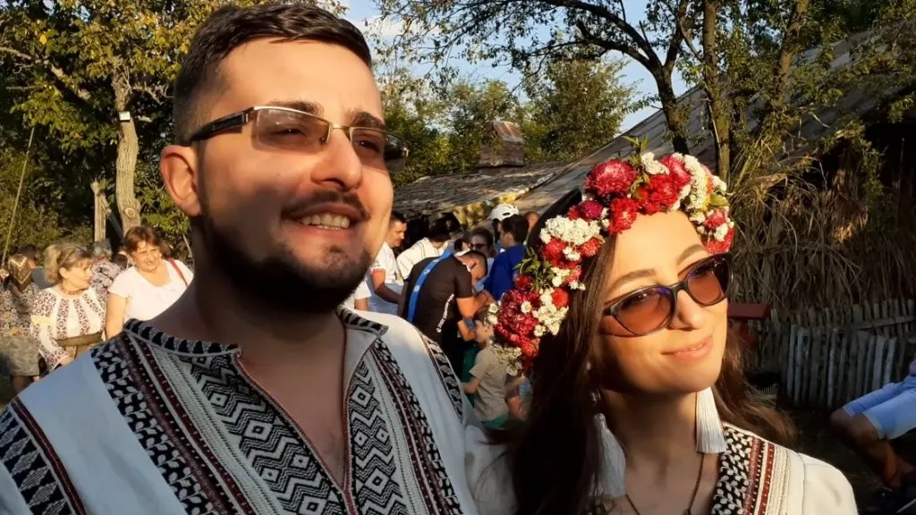 Fiul fostului procuror ”Portocală”, cununie în ograda ”Moromeților”