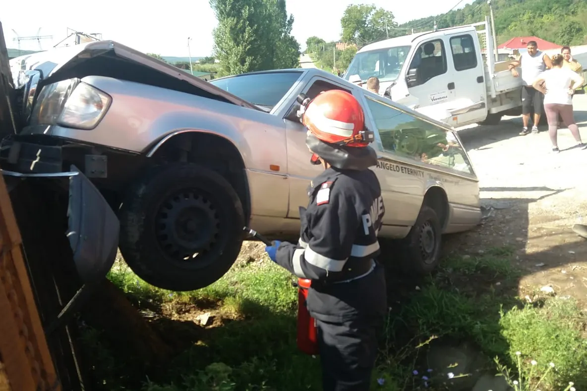 Cortegiu funerar, spulberat de un vitezoman