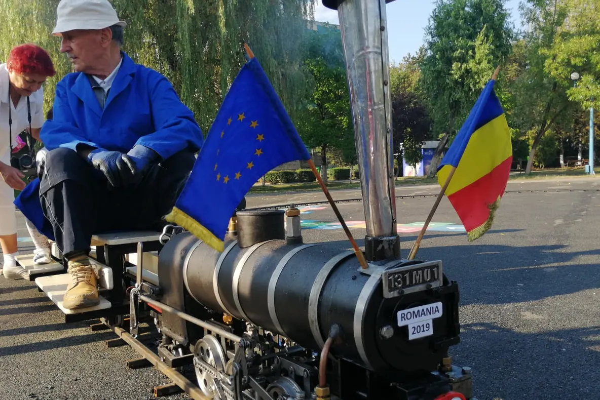 O locomotivă unică în Europa a fost văzută la Petroşani