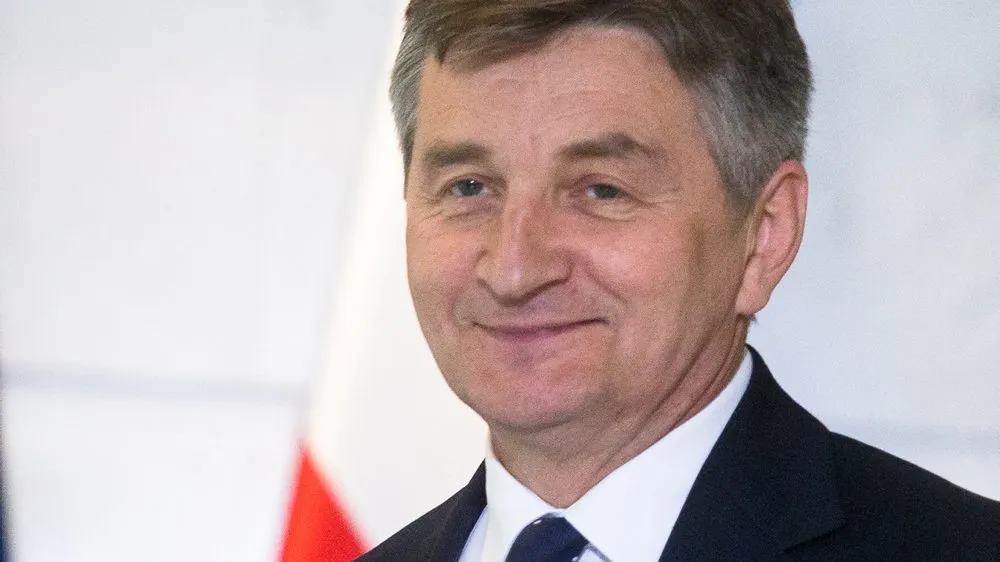 Presedintele Parlamentului Poloniei a demisionat după ce și-a plimbat familia cu avioanele statului