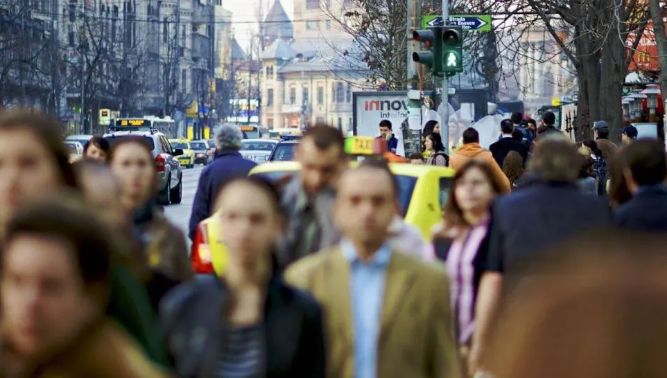 Aproape un sfert de milion de români au ales să părăsească țara anul trecut