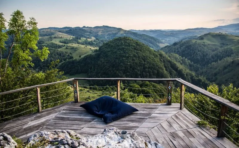 Satul din Transilvania, ascuns în munți, unde locuiesc olandezi