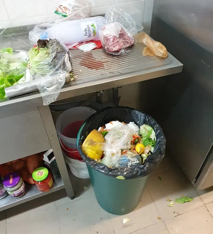 RECOMANDĂRI. Ce să faci ca să previi toxiinfecţiile alimentare în perioadele cu temperaturi ridicate