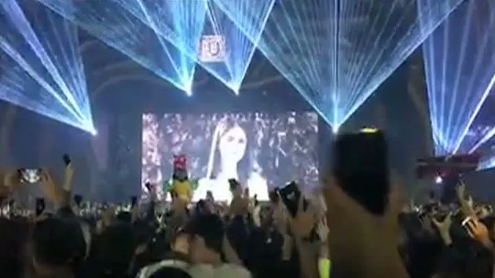 Moment tulburător la Untold. Mesajul a emoţionat un stadion întreg. VIDEO