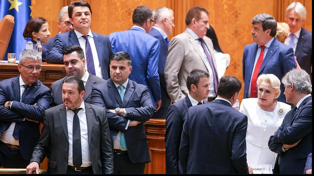 USR acuză PSD că guvernează țara în interesul infractorilor