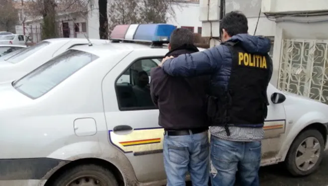 Viața în România. Un bătrân, tâlhărit de banii câștigați la o partidă de tabinet