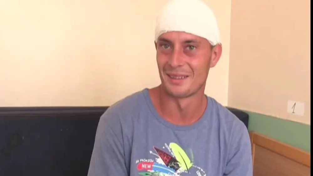 Povestea șocantă a tânărului din Gorj care s-a trezit cu un glonț în cap în curtea bisericii