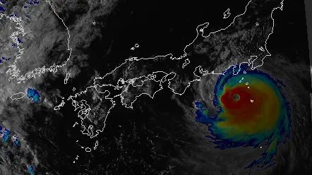 Japonezii, în alertă. Taifunul Faxai lovește luni dimineaţă Tokyo