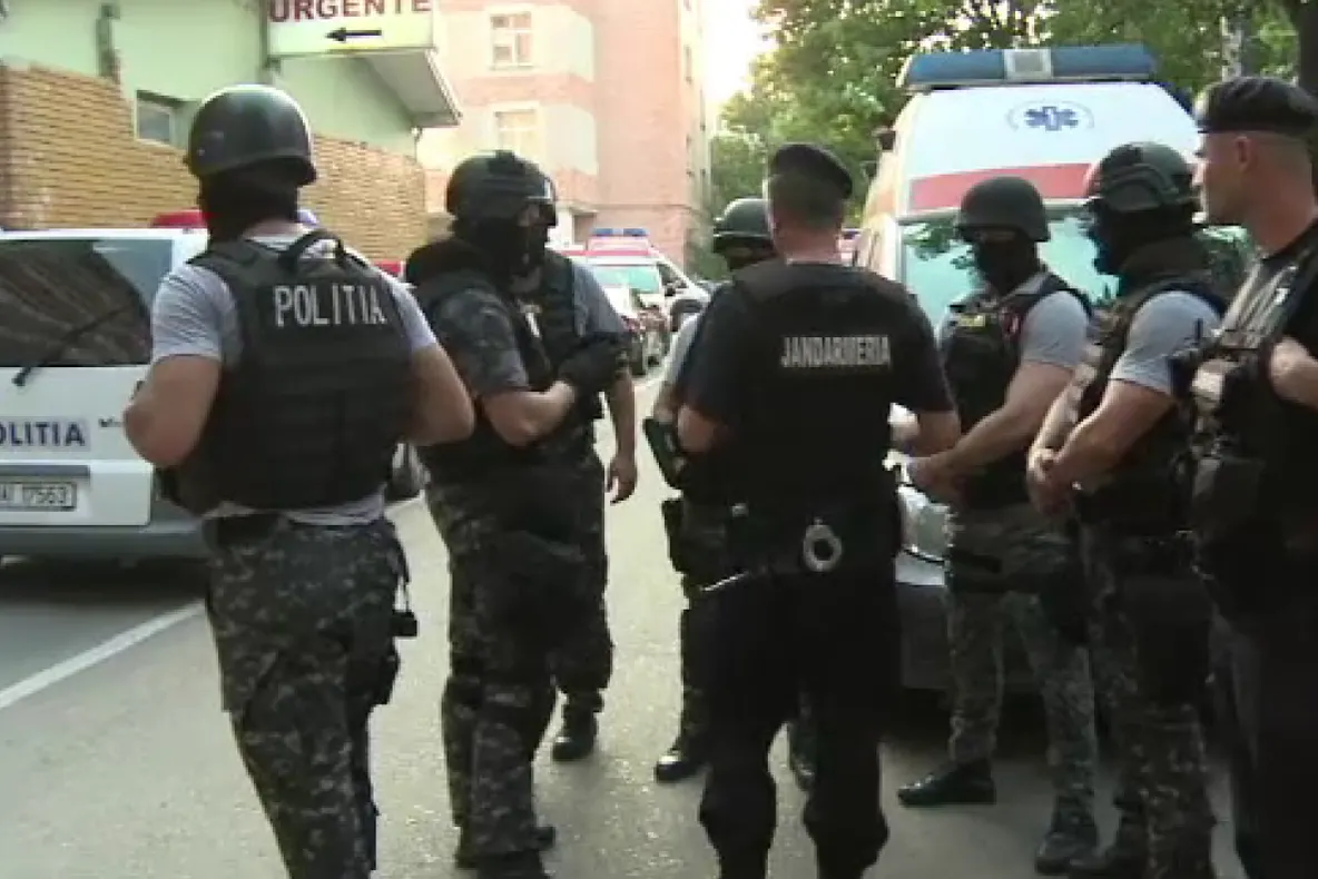 Jurnalist bătut de un paznic al Spitalului Județean Buzău. Imagini terifiante