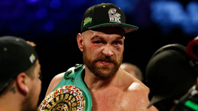 Tyson Fury, cu arcada însângerată, l-a învins la puncte pe suedezul Otto Wallin