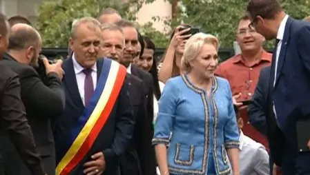 Ce a pățit Dăncilă la Mioveni. Gafă impardonabilă a primarului. Cum i s-a adresat premierului