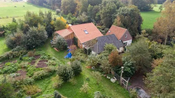 Descoperire șocantă în Olanda, sub pământ. O familie aștepta de 9 ani "sfârșitul lumii"
