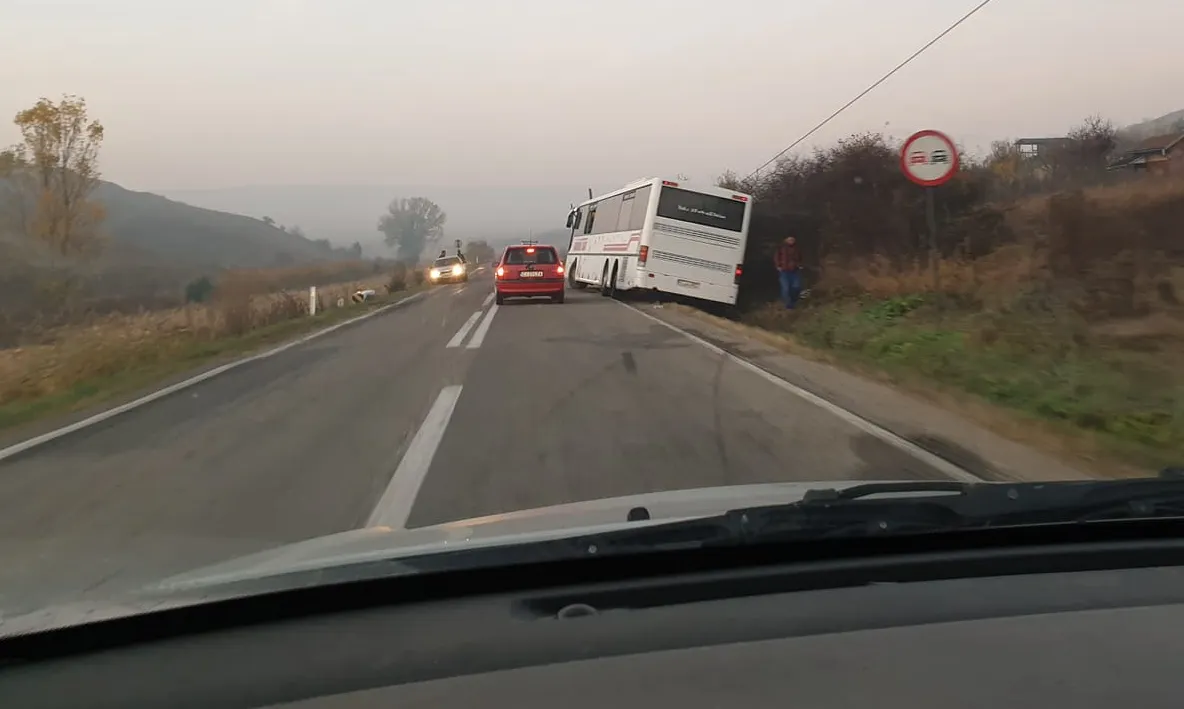 Autobuz cu 40 de pasageri implicat într-un accident rutier în Cluj