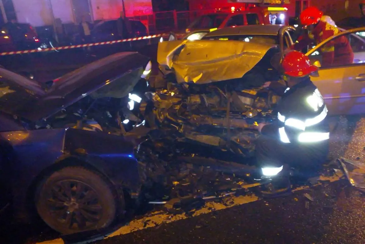 Grav accident în Cluj! Cinci persoane au ajuns la spital